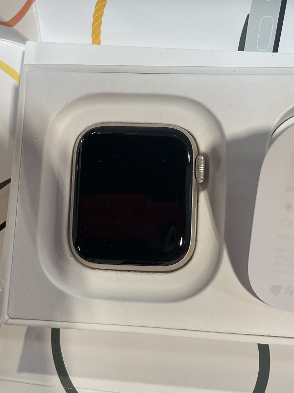 Photo 2 of Apple Watch SE (2nd Gen) [GPS 40mm] Smartwatch with Starlight Aluminium Case with Starlight Sport Band S/M. Fitness and Sleep Trackers, Crash Detection, Heart Rate Monitor, Retina Display