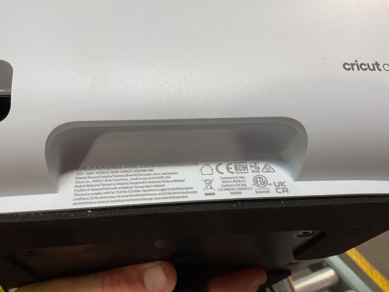 Photo 1 of Cricut Autopress | 38 cm x 30 cm (15" x 12") Heat Plate | Professional Heat Press for Iron On Vinyl (HTV), Infusible Ink and Sublimation | Heats up to 205°C (400°F)