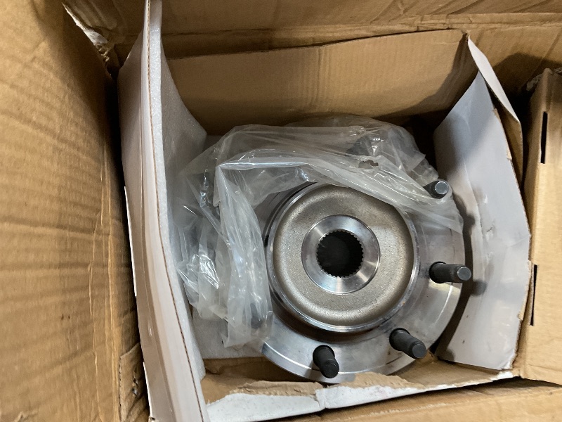 Photo 1 of KAX 515081 Front Wheel Bearing Hub Assembly for 2005 2006 2007 2008 2009 2010 F250 Super Duty/F350 Super Duty, SRW 8 Lug w/ABS, 2PCS I’m not a auto parts guy so what is in the picture is all that was in the box but it is in the picture is all that is in t