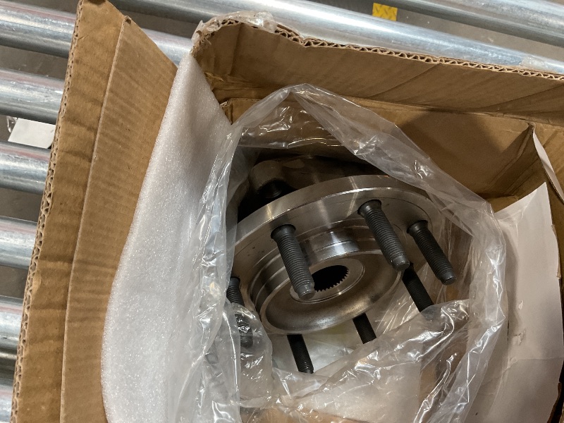 Photo 1 of KAX 515081 Front Wheel Bearing Hub Assembly for 2005 2006 2007 2008 2009 2010 F250 Super Duty/F350 Super Duty, SRW 8 Lug w/ABS, 2PCS I’m not a auto parts guy so what is in the picture is all that was in the box but it is in the picture is all that is in t
