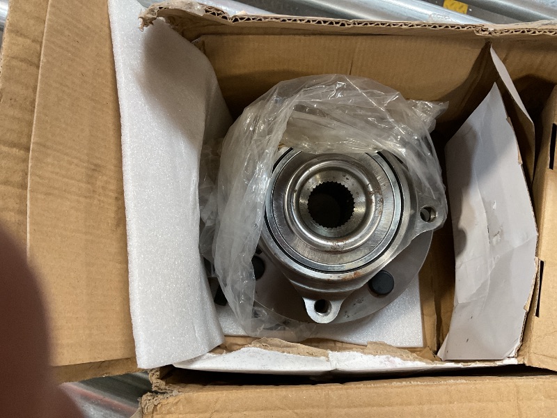 Photo 1 of KAX 515081 Front Wheel Bearing Hub Assembly for 2005 2006 2007 2008 2009 2010 F250 Super Duty/F350 Super Duty, SRW 8 Lug w/ABS, 2PCS I’m not a auto parts guy so what is in the picture is all that was in the box but it is in the picture is all that is in t