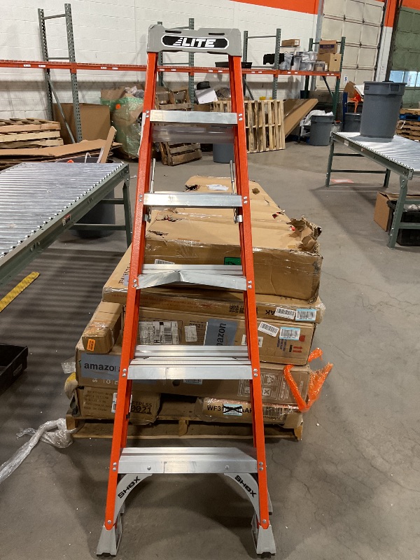 Photo 1 of LITE 6-Foot Fiberglass Step Ladder, 300-Pound Load Capacity, Type IA, LP-3011-06 One of the wrongs has been as pictured one of the wrongs is being beware as pictured