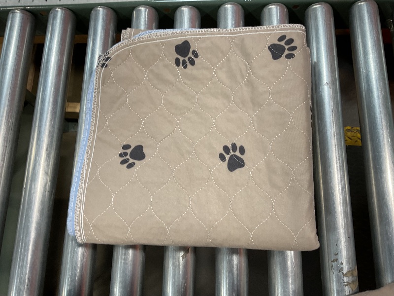 Photo 2 of Washable Dog Pee Pads with Puppy Grooming Gloves,Puppy Pads,Reusable Pet Training Pads,Large Dog Pee Pad,Waterproof Pet Pads for Dog Bed Mat,Super Absorbing Whelping Pads

QTY:2