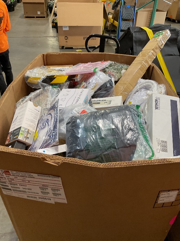 Photo 1 of ** FINAL SALE / NO RETURNS/ PALLET OF RANDOM ITEMS APPROXIMATELY 300 PIECES **  