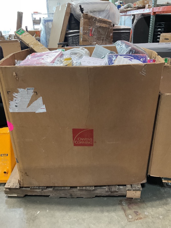 Photo 1 of ** FINAL SALE / NO RETURNS/ PALLET OF RANDOM ITEMS APPROXIMATELY 300 PIECES **  