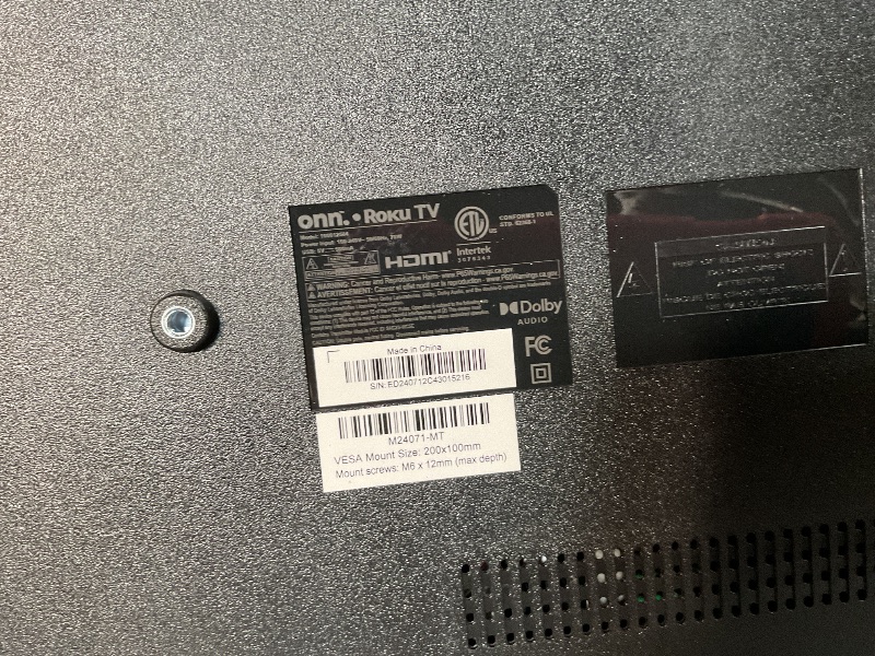 Photo 1 of Roku Smart TV – 43-Inch Select Series 4K HDR RokuTV with Roku Enhanced Voice Remote, Brilliant 4K Picture, Automatic Brightness, & Seamless Streaming – Live Local News, Sports, Family Entertainment **PARTS ONLY**