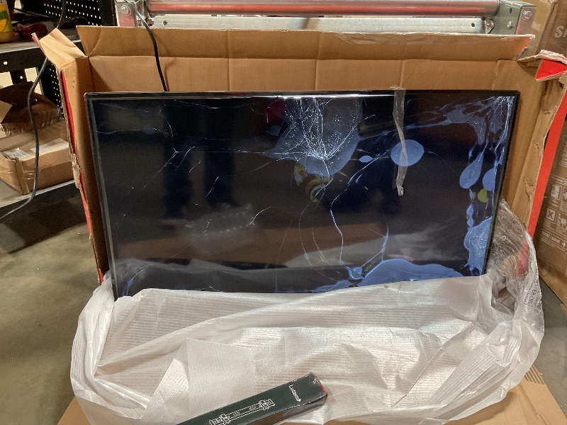 Photo 1 of Roku Smart TV – 43-Inch Select Series 4K HDR RokuTV with Roku Enhanced Voice Remote, Brilliant 4K Picture, Automatic Brightness, & Seamless Streaming – Live Local News, Sports, Family Entertainment **PARTS ONLY**