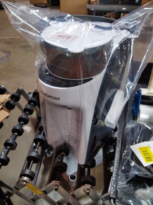 Photo 1 of ***POSSIBLY FOR PARTS UNTESTED/ UNKNOWN MISSING PIECES**** Baby Brezza New and Improved Formula Pro Advanced Formula Dispenser Machine - Automatically Mix a Warm Formula Bottle Instantly - Easily Make Bottle with Automatic Powder Blending, White