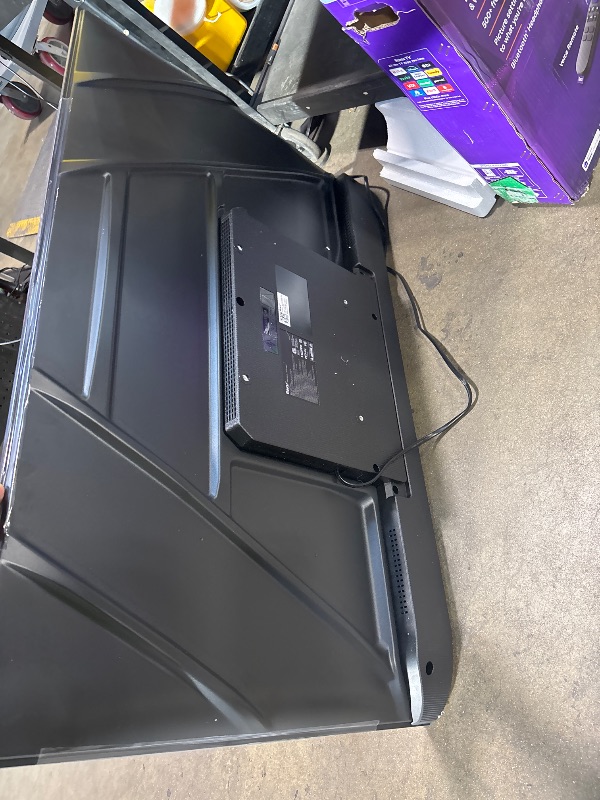 Photo 1 of *** SCREEN FLICKERS AFTER BEING POWERED ON FOR MORE THAN 5 MINS/ POSSIBLY FOR PARTS*** Roku 43-Inch Smart TV 2026 - Select Series, 4K HDR TV - RokuTV
