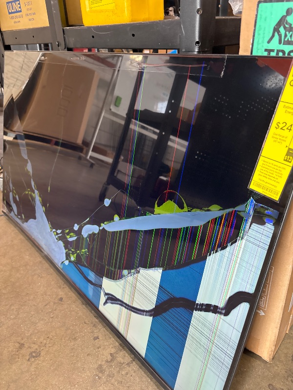 Photo 1 of ****FOR PARTS ONLY /NON-FUNCTIONAL DISPLAY DAMAGED ***** Roku 43-Inch Smart TV 2026 - Select Series, 4K HDR TV - RokuTV