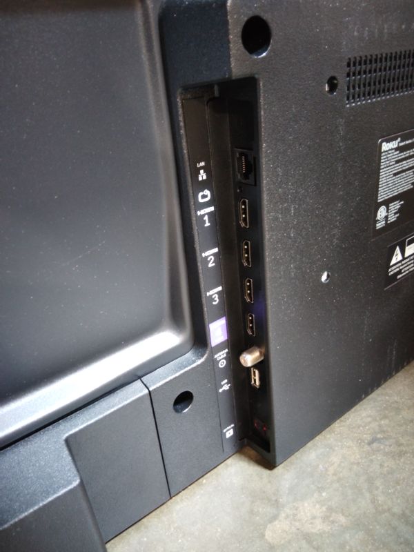 Photo 1 of ***MISSING SET UP INSTEUCTIONS/IN WRONG BOX  *** Roku 55" Select Series 4K QLED Smart TV