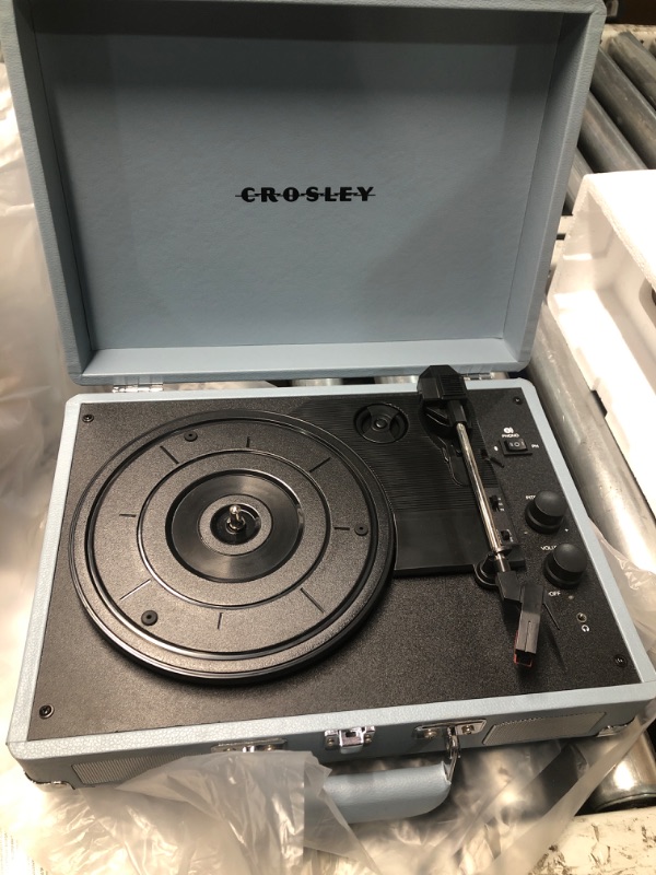 Photo 1 of ***NON REFUNDABLE, ,PARTS ONLY***(MISSING POWER CORD) Crosley CR8005F-TN Cruiser Plus Vintage 3-Speed Bluetooth in/Out Suitcase Vinyl Record Player Turntable, Tourmaline