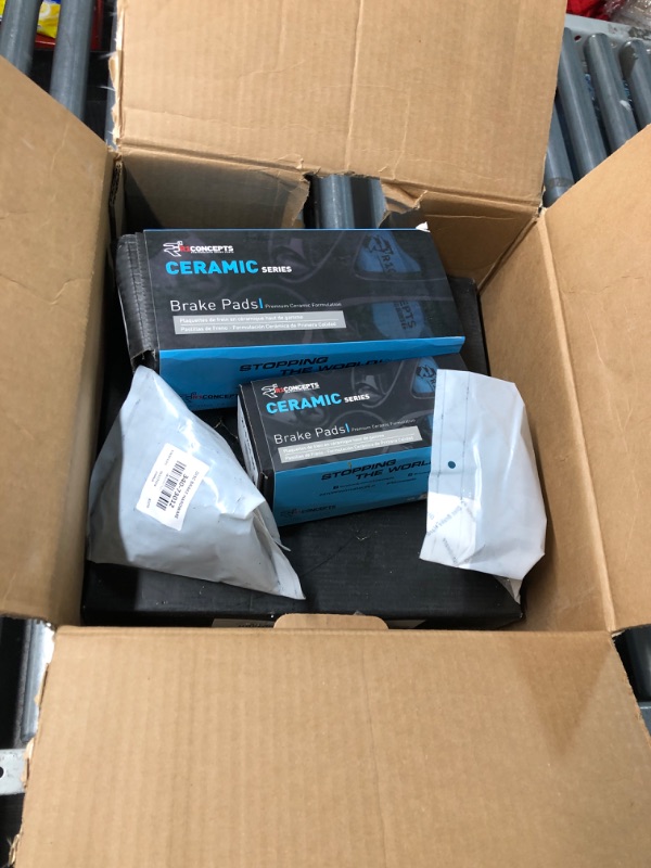 Photo 1 of R1 Concepts Front Rear Brakes and Rotors Kit |Front Rear Brake Pads| Brake Rotors and Pads| Ceramic Brake Pads and Rotors |Hardware Kit|fits 2018-2021 Volkswagen Atlas, Atlas Cross Sport