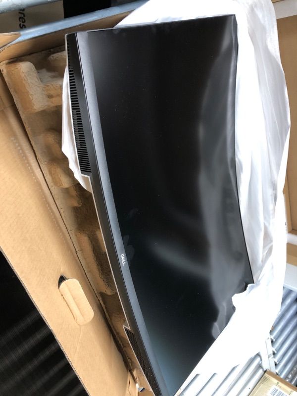 Photo 1 of Dell S3221QS 32 Inch Curved 4K UHD (3840 x 2160), VA Ultra-Thin Bezel Monitor, 60Hz, 4MS Response Time, 90% DCI-P3, 99% sRGB, AMD FreeSync, HDMI, DisplayPort, Built in Speakers, VESA Certified, Silver