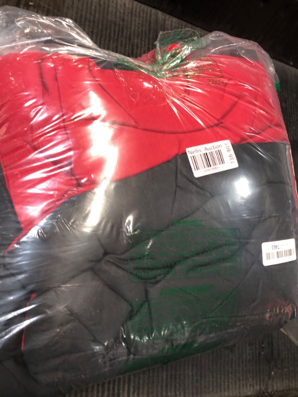 Photo 2 of  Black and red Comforter 