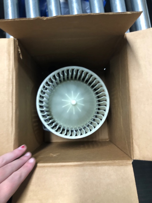 Photo 1 of *** like new***ACDelco GM Genuine Parts 15-81131 Heating and Air Conditioning Blower Motor with Wheel