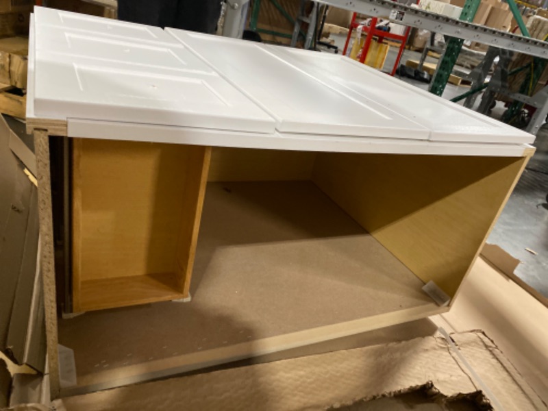 Photo 4 of ***NON-REFUNDABLE, PARTS ONLY PALLET PICK OR TRUCK*** Style Selections Davies 36-in White bathroom cabinet no sink 