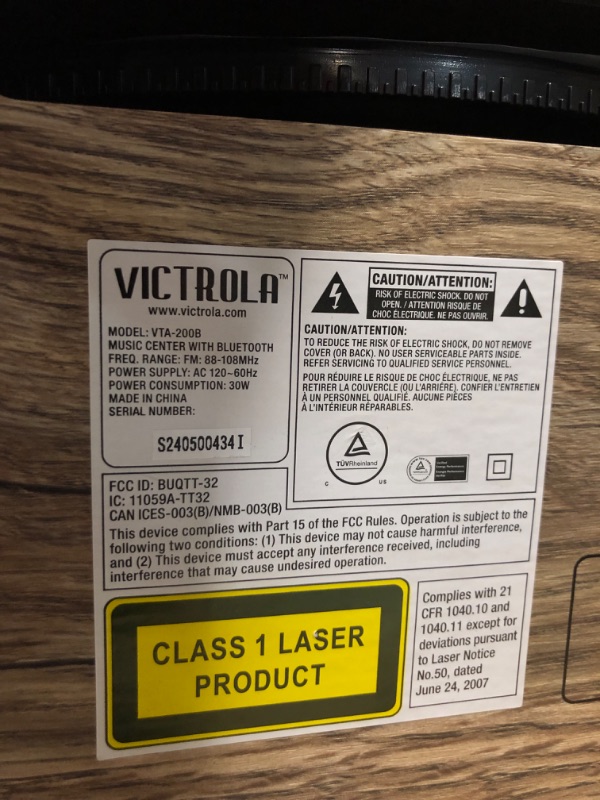 Photo 6 of ***MINOR DAMAGE SEE NOTES***

Victrola Nostalgic 6-in-1 Bluetooth Record Player and Multimedia Center with Built-in Speakers - 3-Speed Turntable