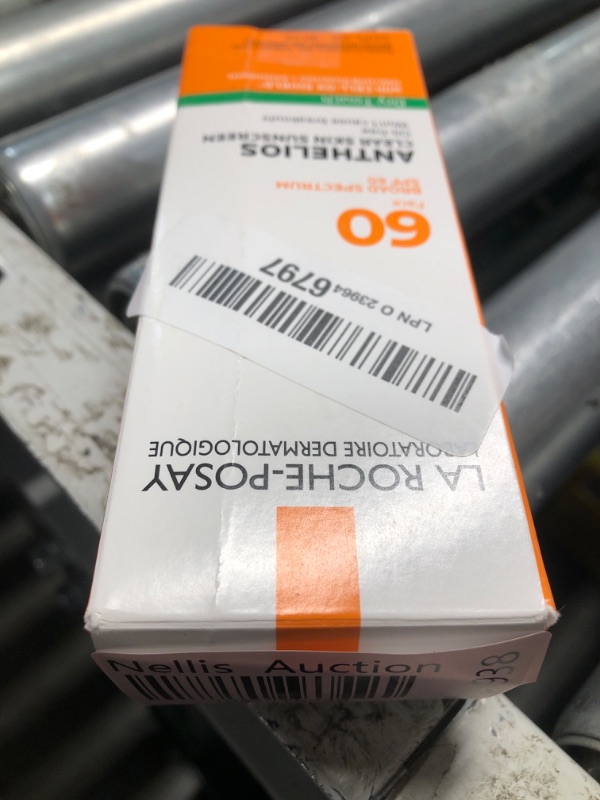 Photo 1 of ***NON REFUNDABLE***
La Roche-Posay Anthelios Clear Skin Sunscreen Dry Touch SPF 60 Oil Free Sunscreen For Face Oil Absorbing Broad Spectrum SPF + Antioxidants Non-Greasy Oxybenzone Free Travel Size Sunscreen