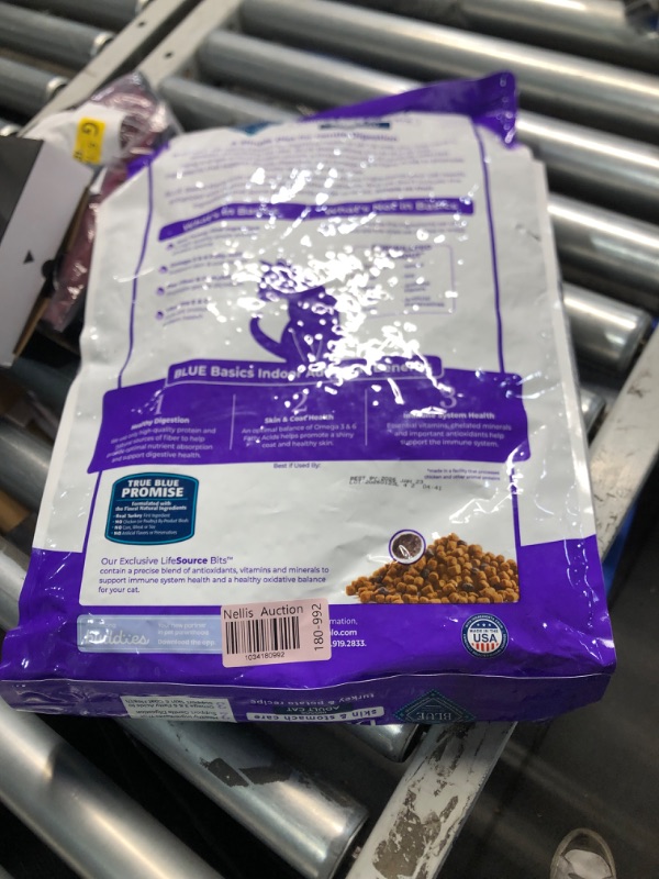 Photo 2 of ***(EXP: JAN 2026 )NONREFUNDABLE***Blue Buffalo Basics Grain-Free Dry Cat Food, Skin & Stomach Care, Limited Ingredient Diet for Indoor Cats, Turkey & Potato Recipe, 11-lb. Bag