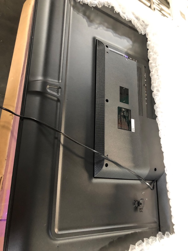Photo 1 of 50" Class Select Series 4K Smart RokuTV