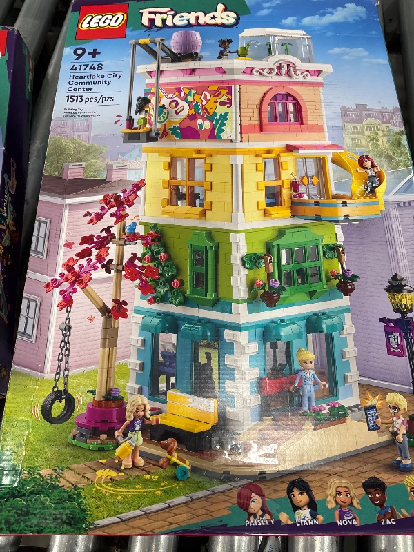 Photo 2 of LEGO Friends Heartlake City Community Center Art and Music Toy 41748