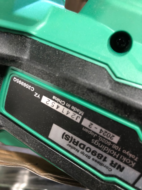 Photo 4 of ****MISSING BATTERY******

Metabo HPT Cordless 18V MultiVolt™ Framing Nailer Kit | 21 Degree Magazine | Round Head Nails from 2-Inch up to 3-1/2-Inch | 1-18V 4.0Ah Li-Ion Battery w/Fuel Gauge | NR1890DRST