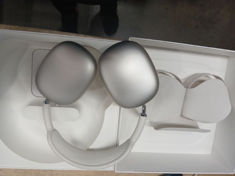 Photo 1 of Apple AirPods Max Wireless Over-Ear Headphones, Pro-Level Active Noise Cancellation, Transparency Mode, Personalized Spatial Audio, USB-C Charging, Bluetooth Headphones for iPhone - Starlight