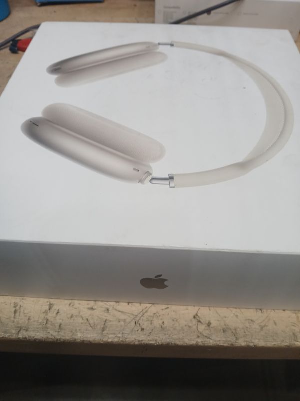 Photo 1 of Apple AirPods Max Wireless Over-Ear Headphones, Pro-Level Active Noise Cancellation, Transparency Mode, Personalized Spatial Audio, USB-C Charging, Bluetooth Headphones for iPhone - Starlight
