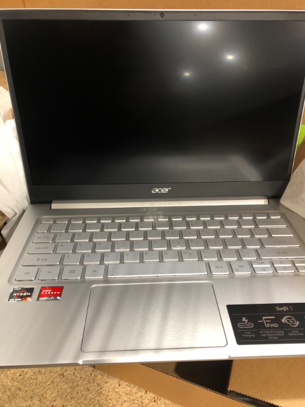 Photo 3 of Acer Swift 3, SF314-42-R6T7, 14", Ryzen 5 4500U