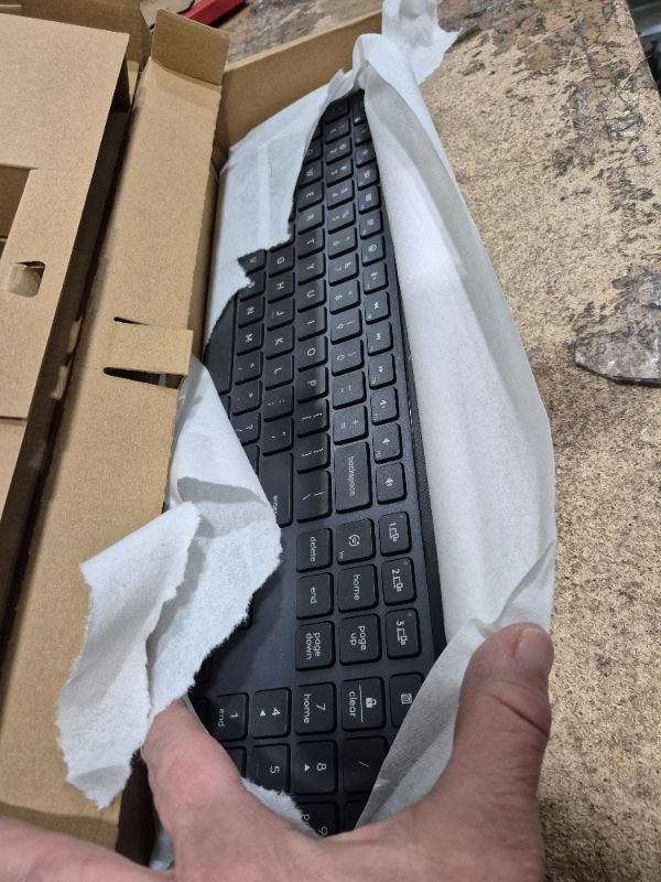 Photo 2 of ******MOUSE MISSING*******
Logitech MK955 Signature Slim Wireless Keyboard and Mouse Combo, for Larger Hands, Quiet Typing and Clicking, Switch Across Three Devices, Bluetooth, Multi-OS, for Windows and Mac - Graphite