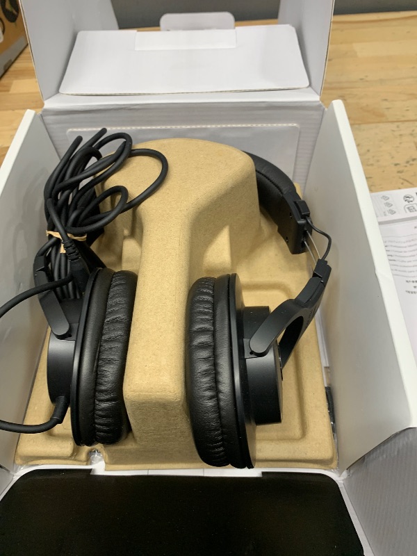 Photo 1 of  Headphone  (Blackout)