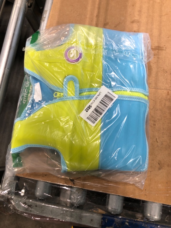 Photo 2 of ***broken strap*** Pottwal Swim Vest for Kids - Swim Jacket for 1-2 Years (24-33LBS) - Buoyancy Aid Made of Neoprene & EPE - with Adjustable Crotch Strap - Green size S