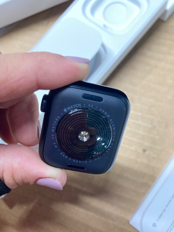 Photo 1 of ---------------BID AT YOUR OWN RISK--------Apple Watch SE 2nd Generation (GPS) 40mm Midnight Aluminum Case with Midnight Sport Band - S/M - Midnight
