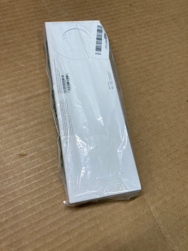 Photo 2 of ---------------BID AT YOUR OWN RISK--------Apple Watch SE 2nd Generation (GPS) 40mm Midnight Aluminum Case with Midnight Sport Band - S/M - Midnight
