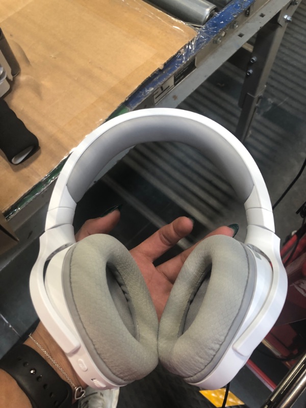 Photo 1 of Razer Barracuda X Wireless Gaming & Mobile Headset (PC, PlayStation, Switch, Android, iOS): 2.4GHz Wireless + Bluetooth - Lightweight - 40mm Drivers - Detachable Mic - 50 Hr Battery - Mercury White
