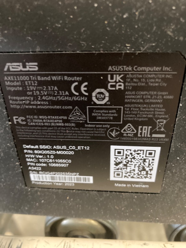 Photo 5 of ***Used, but in good condition and functional*** ASUS ZenWiFi Pro ET12 AXE11000 Tri-Band WiFi 6E Mesh System (2 pack), Coverage up to 6000 sq ft, Subscription-free Network Security, Advanced Parental Controls, Instant Guard, VPN, Dual 2.5G Ports