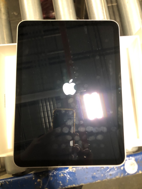 Photo 3 of ***used in good condition***Apple iPad (10th Generation): with A14 Bionic chip