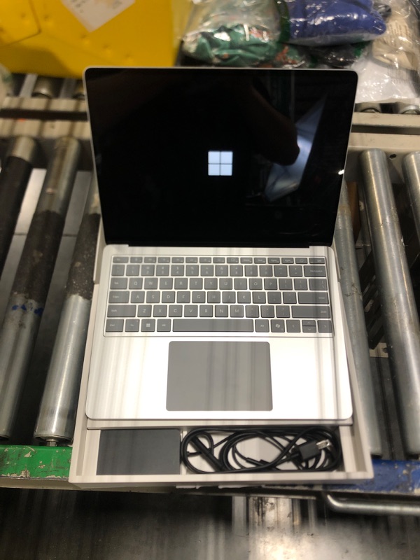 Photo 3 of ***used but in good condition***Microsoft Surface Laptop (2024), Windows 11 Copilot+ PC, 13.8" Touchscreen Display, Snapdragon X Elite (12 core), 16GB RAM, 1TB SSD Storage, Platinum