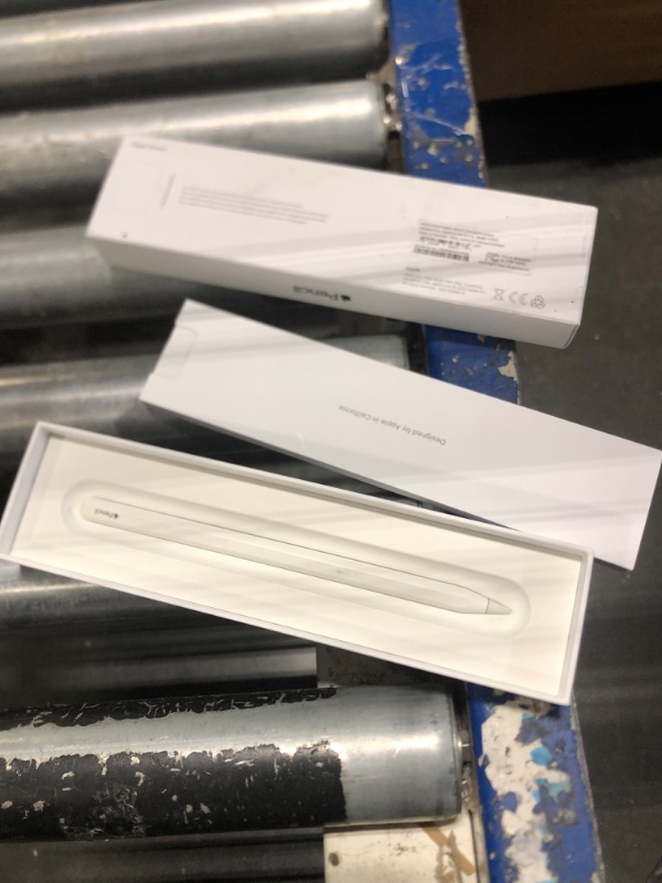 Photo 1 of ***small scuffs***Apple Pencil (2nd generation): Pixel-perfect precision and industry-leading low latency