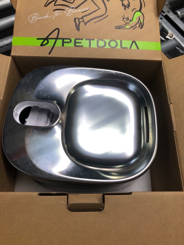 Photo 1 of ***used***APD APETDOLA Wireless Cat Water Fountain, 135 fl oz/4L Stainless Steel Cat Fountain Battery Operated with Water Level Window, 3 Work Modes, Cordless Pet Fountain for Cats, Dogs, Pets, Inside, Black