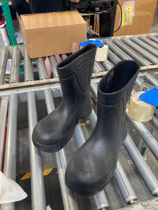 Photo 1 of ***USED**Shoes for Crews Bullfrog Composite Toe, Men's, Women's, Unisex, Non-Slip Work Boots, Water Resistant, Black, Men's 8 / Women's 10