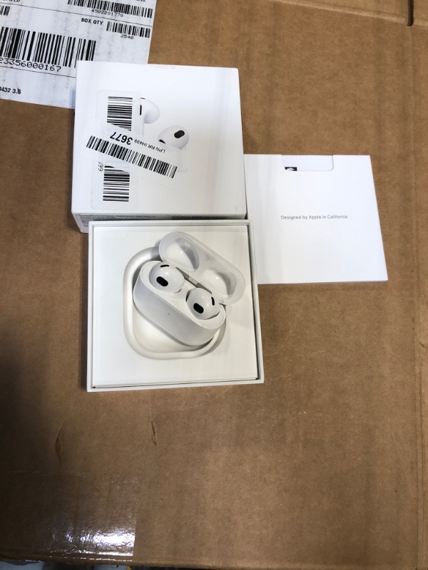 Photo 3 of Apple AirPods with Lightning Charging Case (3rd Generation)