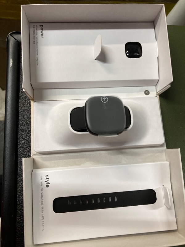 Photo 3 of ***SEE NOTES*** Fitbit Fitbit Versa 3, Black
