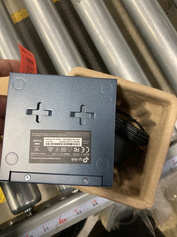 Photo 1 of TP-Link TL-SG105, 5 Port Gigabit Unmanaged Ethernet Switch, Network Hub, Ethernet Splitter, Plug & Play, Fanless Metal Design, Shielded Ports, Traffic Optimization,Navy Blue