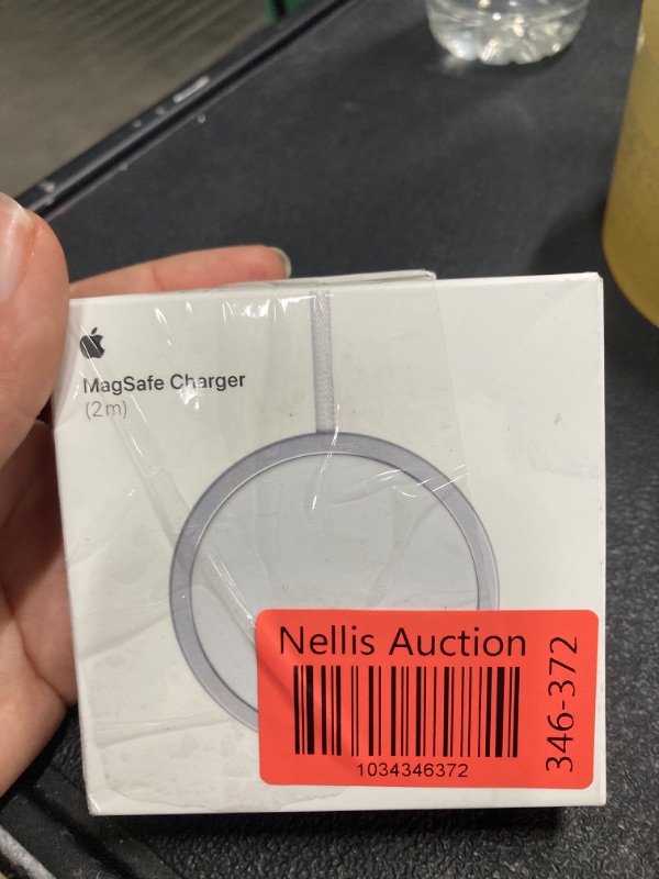 Photo 1 of Apple MagSafe Charger (2m) - Wireless Charger with Fast Charging Capability, Compatible with iPhone and AirPods ???????