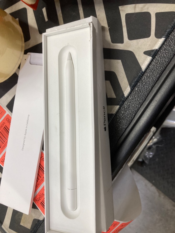 Photo 2 of Apple Pencil (2nd generation): Pixel-perfect precision and industry-leading low latency