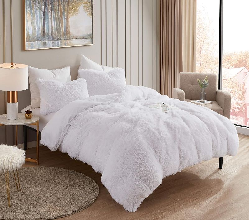 Photo 1 of 
Sweet Home Collection Plush Shaggy Comforter Set Ultra Soft Luxurious Faux Fur Decorative Fluffy Crystal Velvet Bedding with 2 Shams, Queen, White, Case...