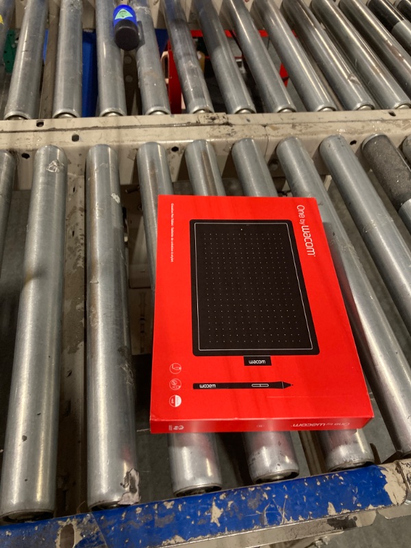 Photo 1 of One by Wacom Drawing Tablet, Medium 10.9" x 7.4" Compact Graphics Tablet with Cordless Pen 2K, Beginners Creative Pen Tablet Drawing Pad for Chromebook, Mac, Windows