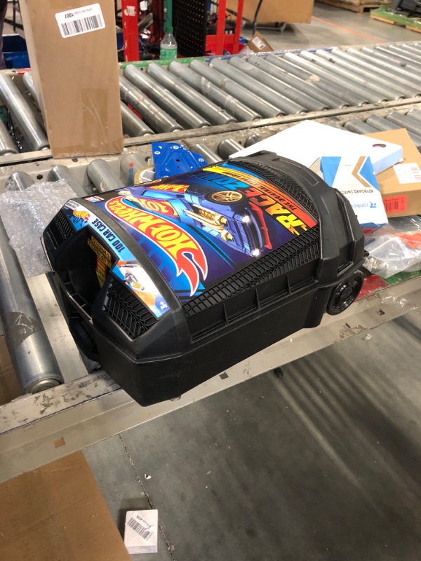 Photo 1 of Tara Toy Hot Wheels 100 Car Case